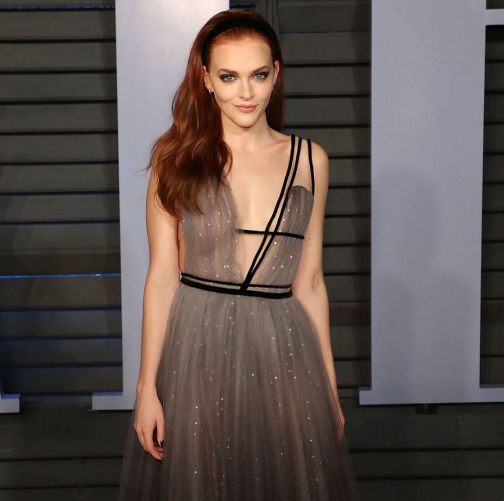 Jadi Camgirl di Film 'Cam', Ini 10 Fakta Madeline Brewer