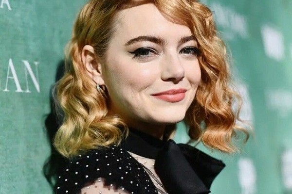 9 Gaya Rambut Emma Stone yang Bikin Makin Kagum!