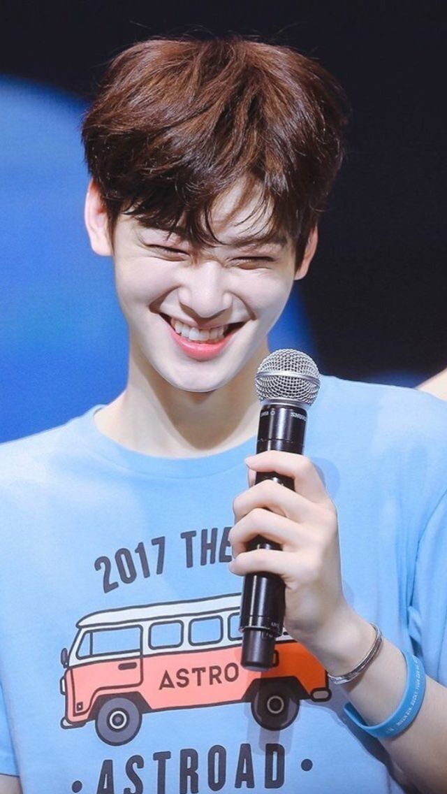 9 Potret Cha Eun Woo Tanpa Makeup, Buktikan Menawan Sejak Lahir!