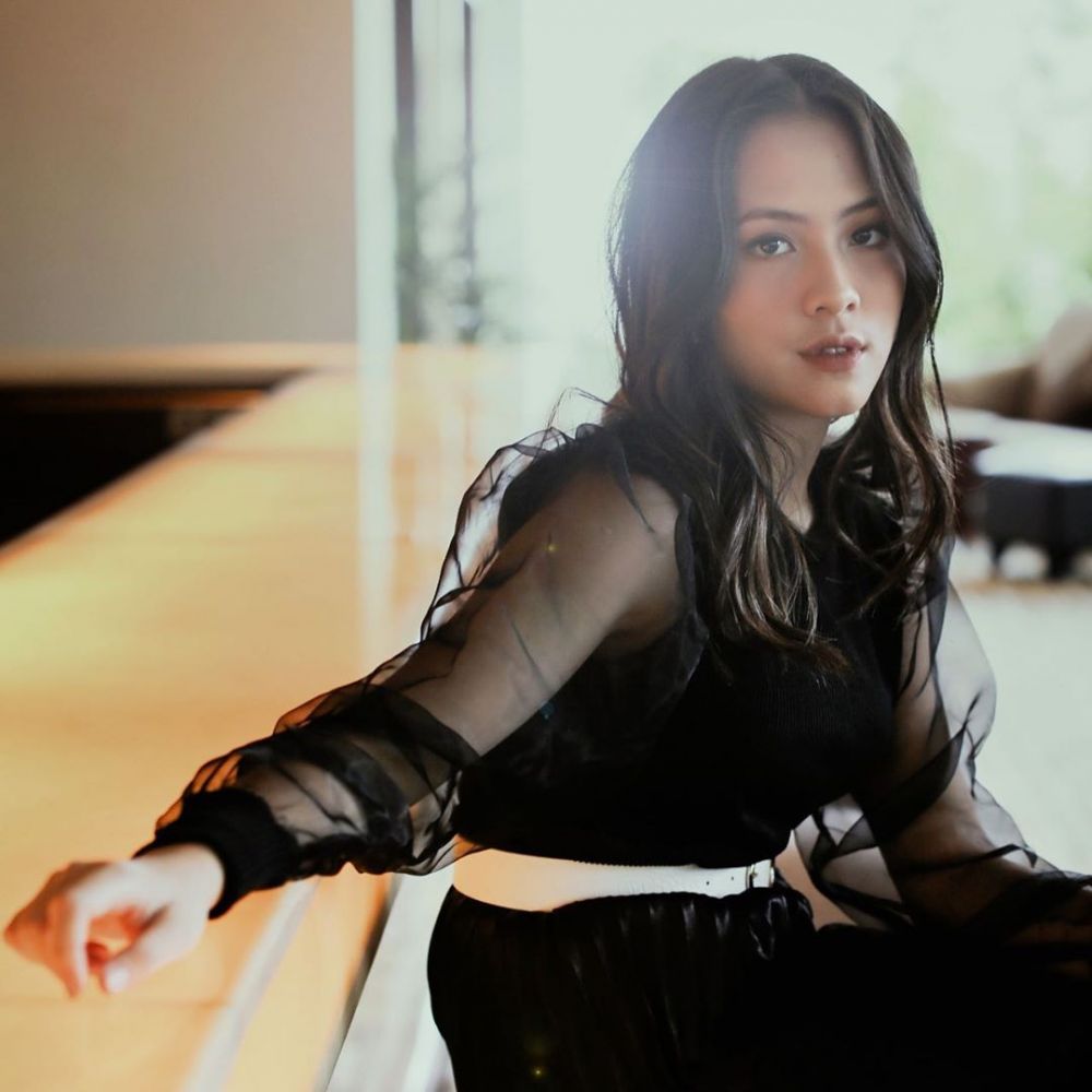 10 Potret Adhisty Zara, Bintang Muda yang Laris Main Film