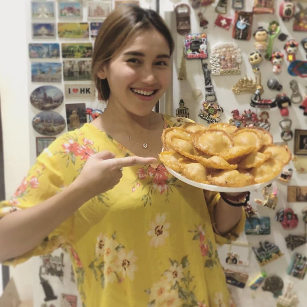 10 Potret Unjuk Kue 3 Artis Saat #DiRumahAja, Ngiler Bareng, yuk?