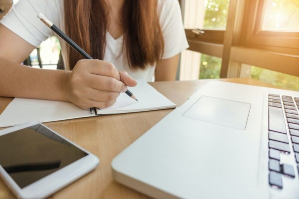 Gak Cuma Beasiswa, 4 Cara Ini Bisa Bantu Kamu Biayai Kuliah