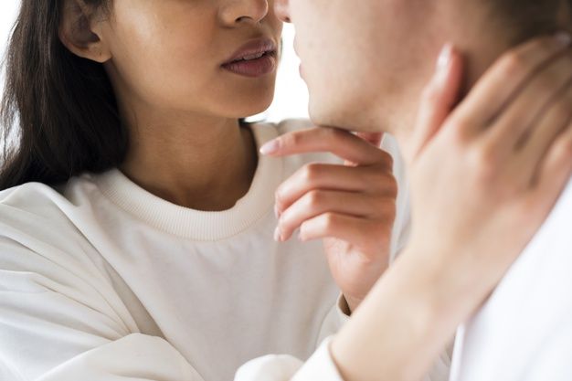 Nagih! 5 Tips Cara Berhubungan Seks Asyik di Kolam Renang, Gak Bosan