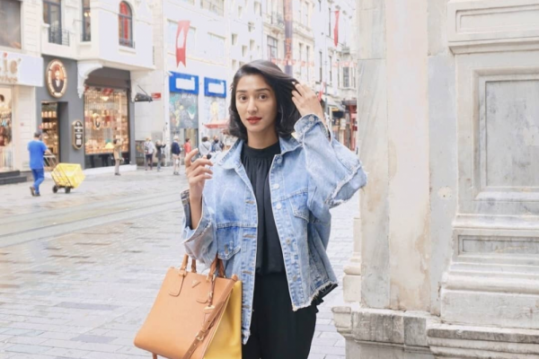 10 Potret Memesona Fanny Ghassani yang Makin Eksis Jadi Presenter