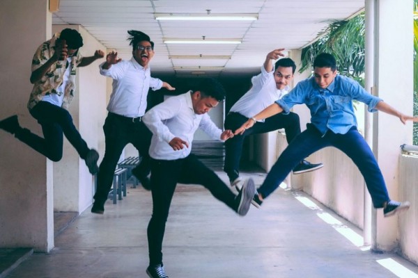 Bedanya Orang Pintar dan Orang Bijak ala Merry Riana