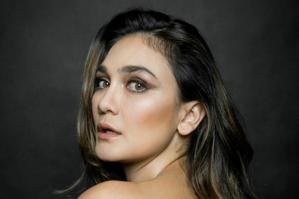 10 Bukti Luna Maya ARMY Garis Keras, Bakal Jadi Host Tokopedia BTS