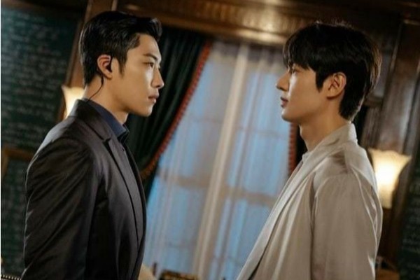 Adu Gaya Menawan Lee Min Ho Vs Woo Do Hwan di Luar Drama, Bikin Ambyar