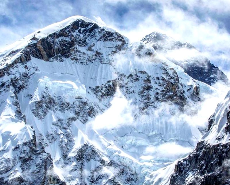 5 Gunung Tertinggi di Dunia, Everest Ternyata Bukan Satu-satunya!