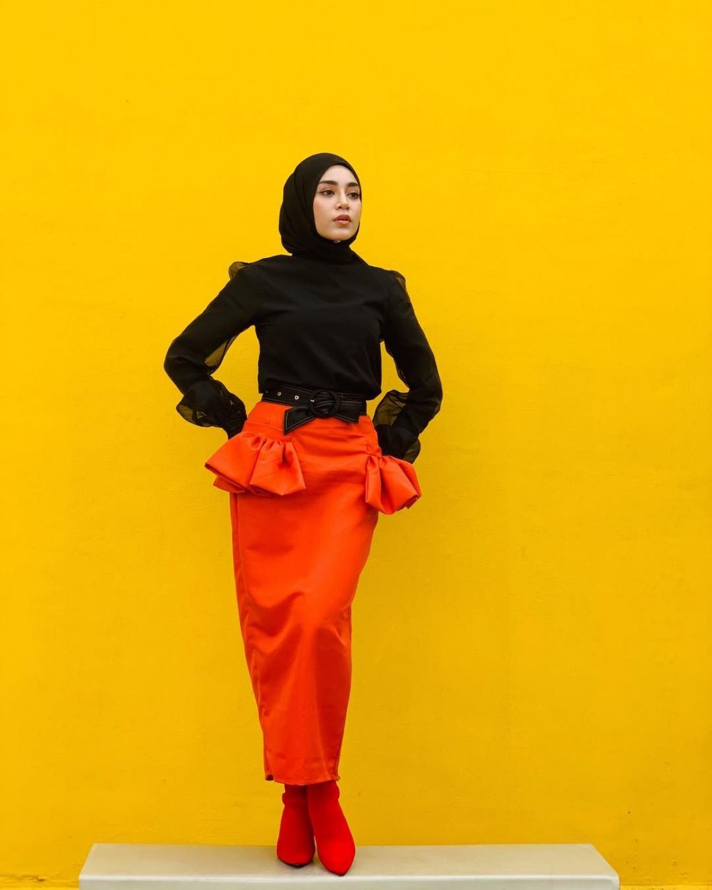9 OOTD  Hijab Uyaina Arshad dari Gaya Vintage hingga Kekinian