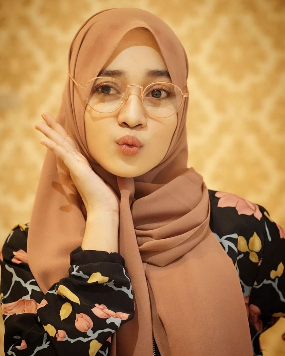 Makin Eksis, 9 Penyanyi Muda Ini Mantap Tampil Berhijab