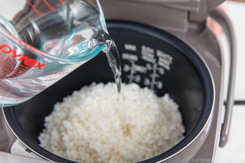 5 Tips Memasak Nasi dalam Rice Cooker biar Lebih Awet