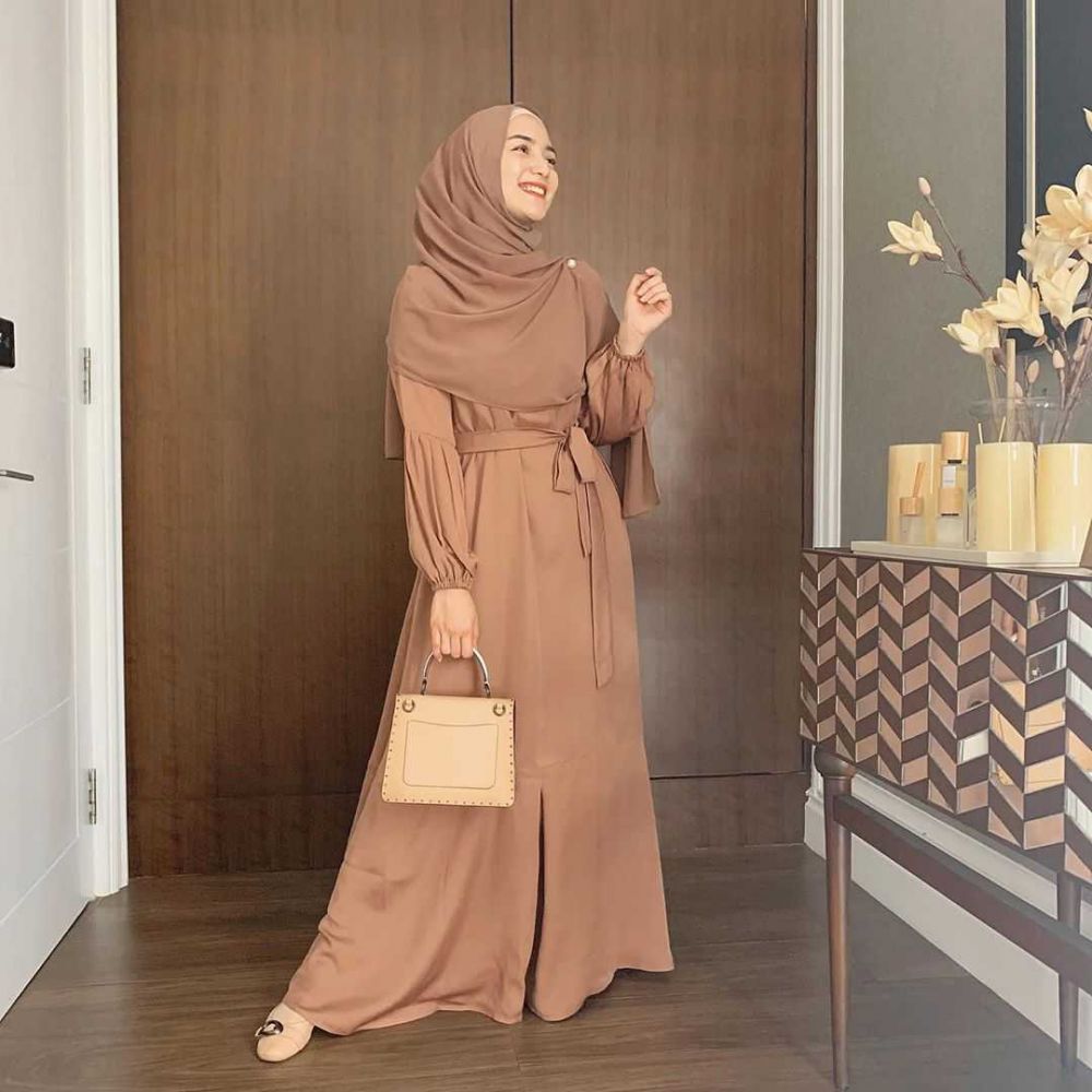 10 Inspirasi OOTD Gamis ala Citra Kirana