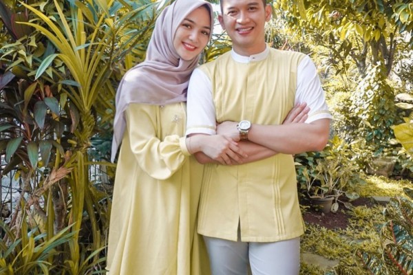 Bersama Pasangan 24 Artis Rayakan Lebaran Pertama Sebagai Suami Istri