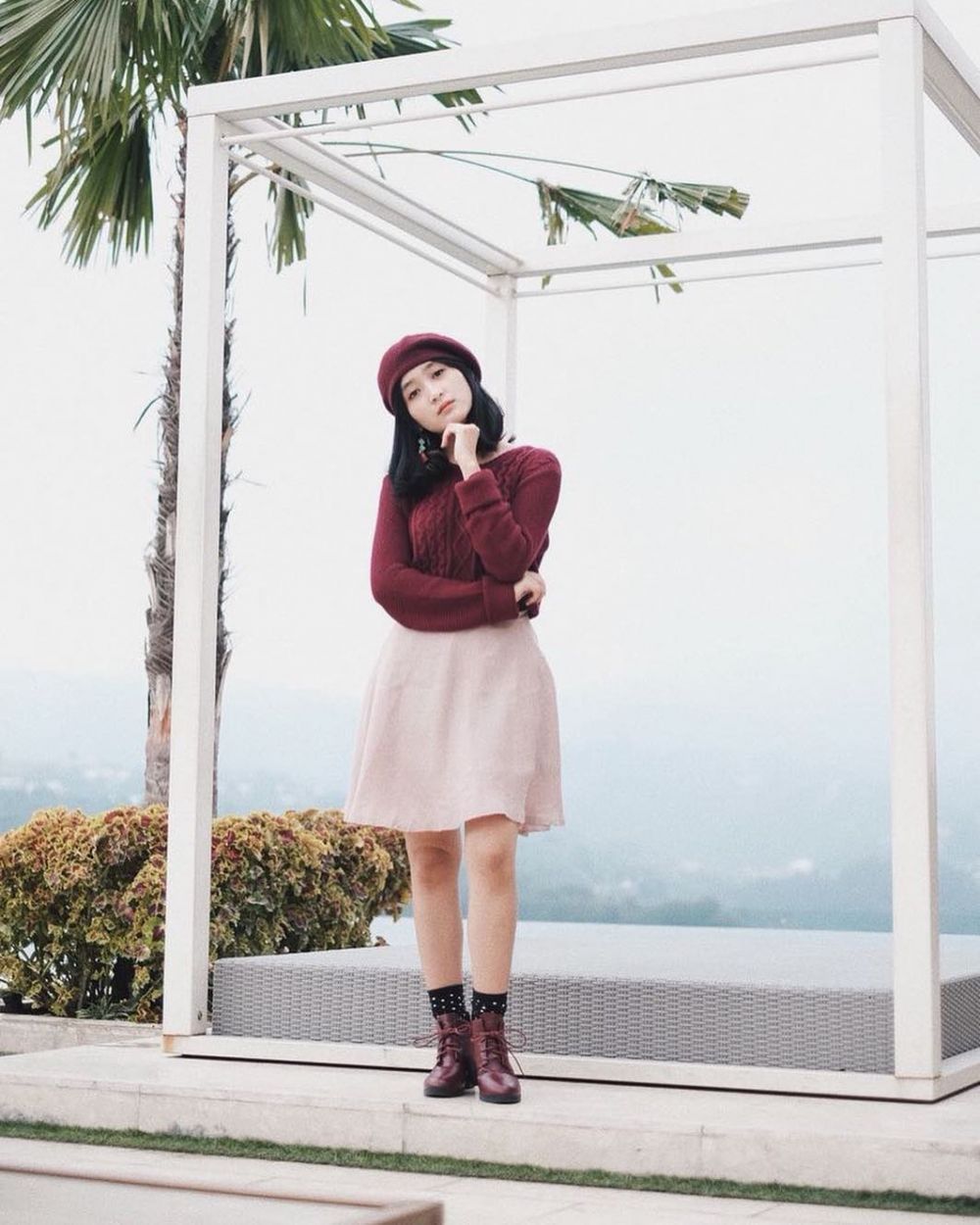 9 Inspirasi Outfit Selebgram Hanny Sophia dengan Bawahan Rok