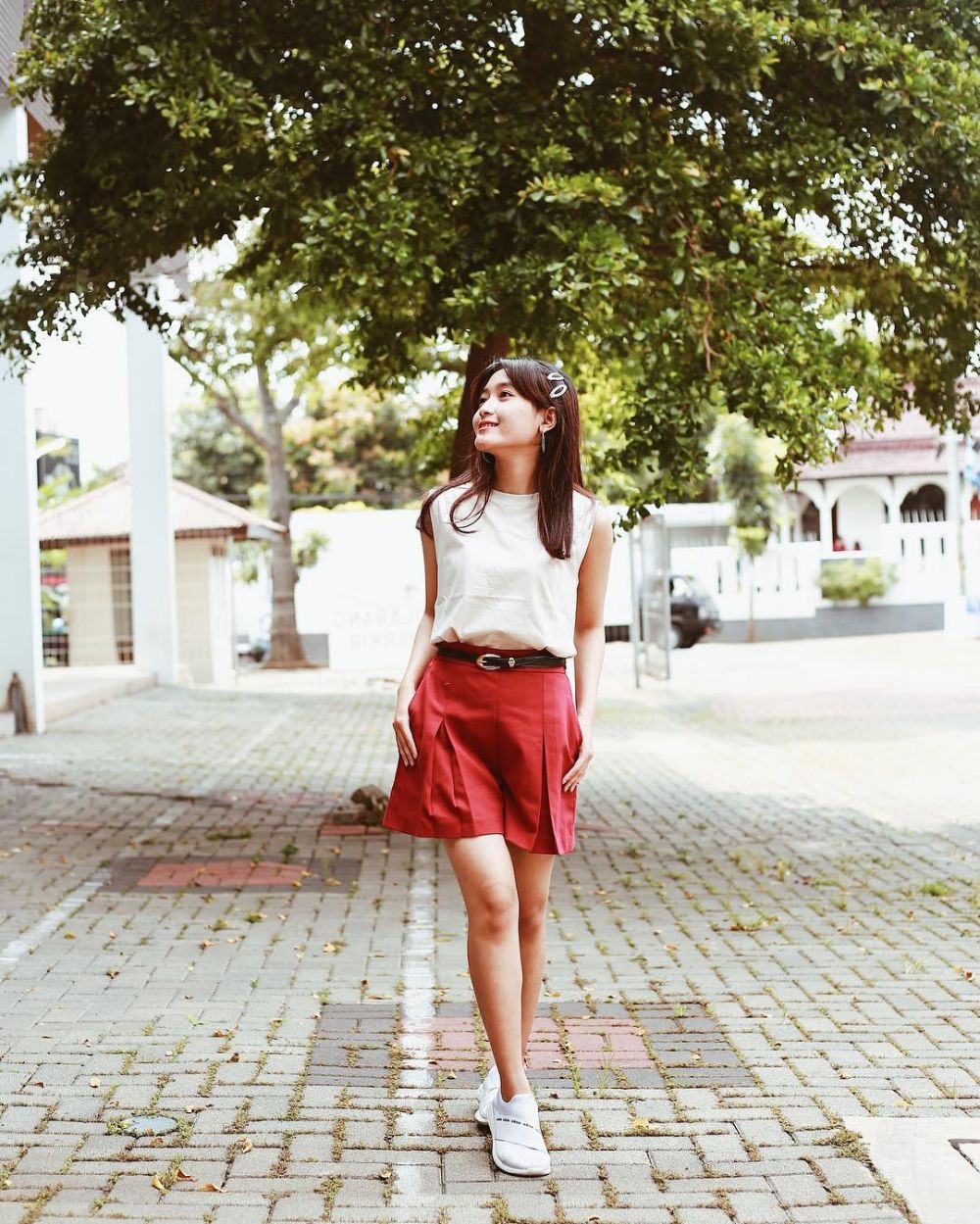 9 Inspirasi Outfit Selebgram Hanny Sophia dengan Bawahan Rok