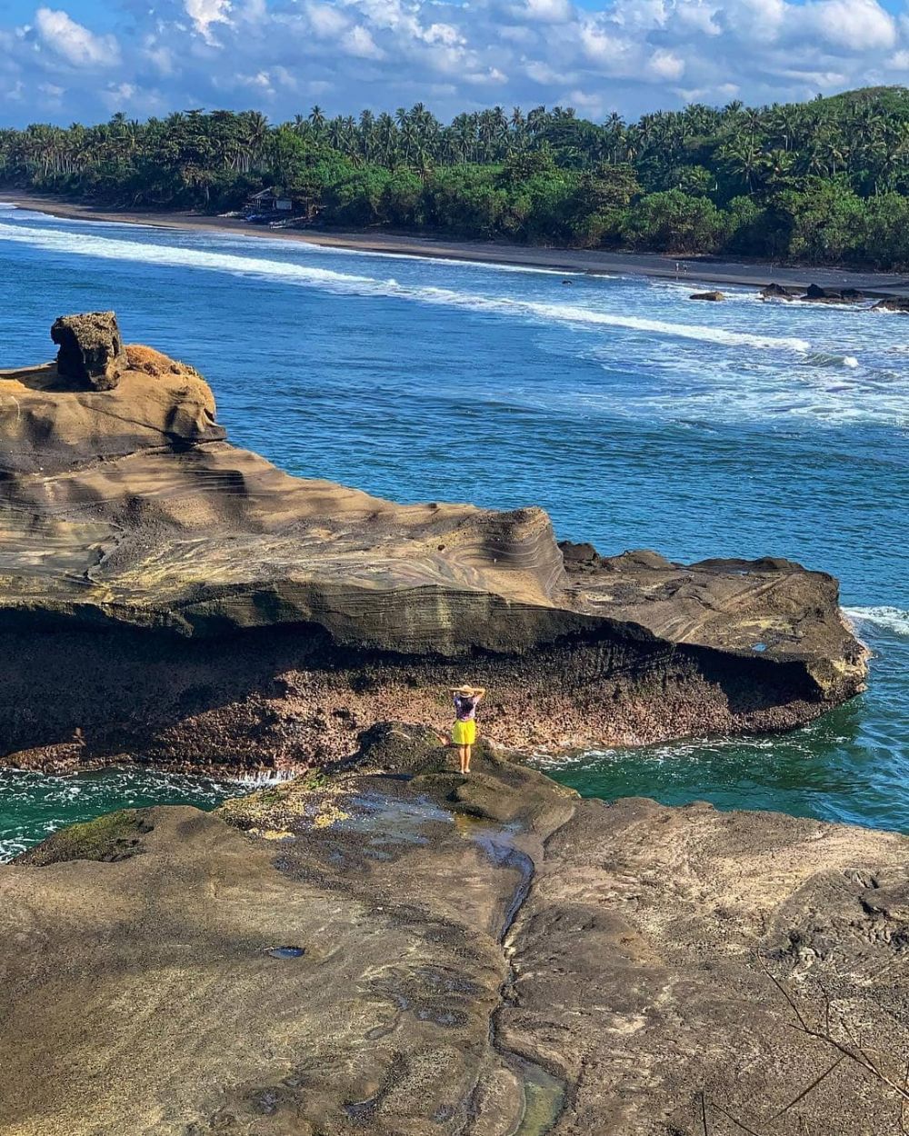 5 Pantai  Tersembunyi yang  Ada di  Bali  Gak Kalah dari Kuta