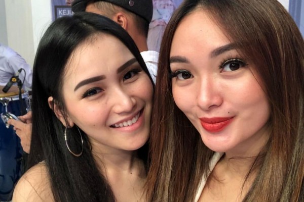 Duo Pedangdut, 10 Momen Persahabatan Ayu Ting Ting dan Zaskia Gotik