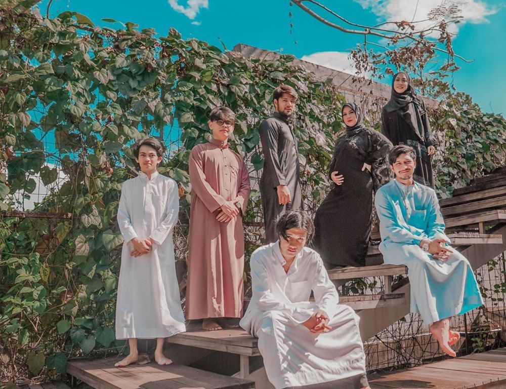 Menawan dengan Baby Bump, Citra Kirana & 11 Artis di Suasana Lebaran