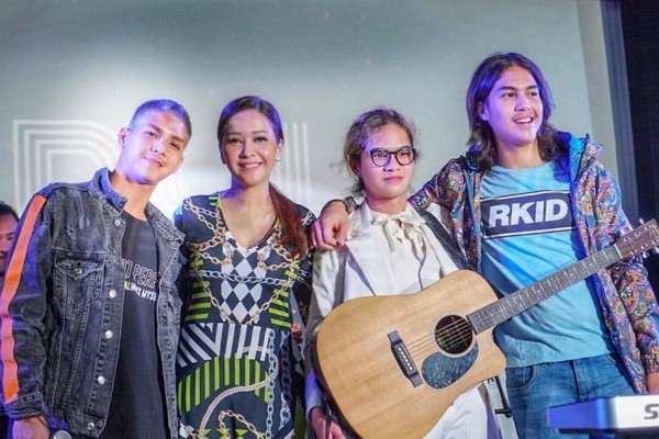 9 Potret Kakak Beradik Seleb, Tiga Bersaudara Semuanya Artis