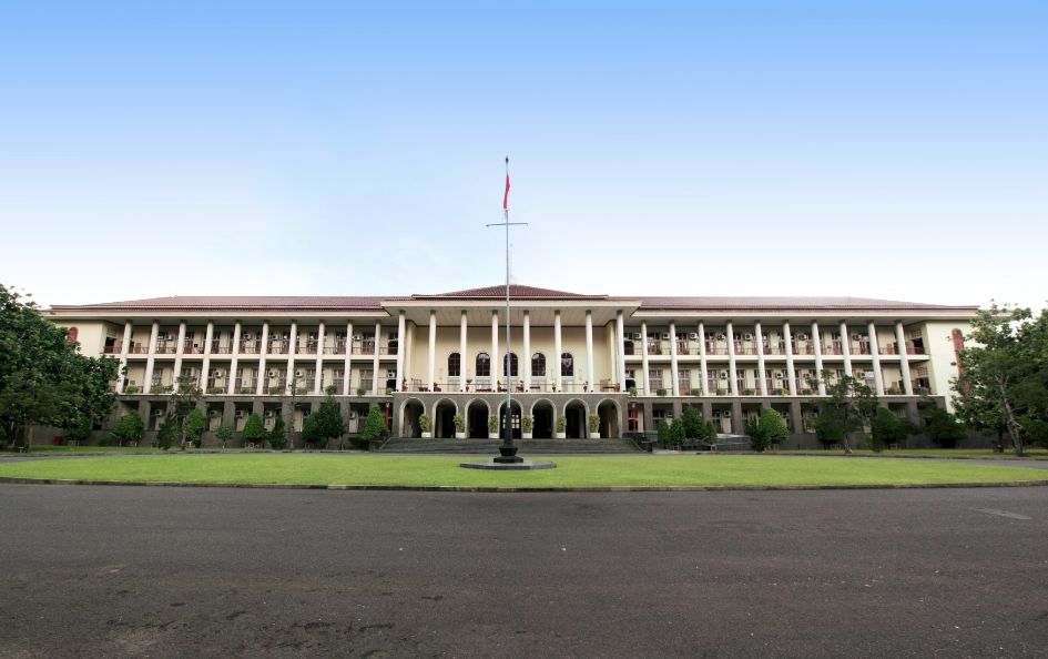 Dituduh Makar, Guru Besar UII Laporkan Dosen UGM