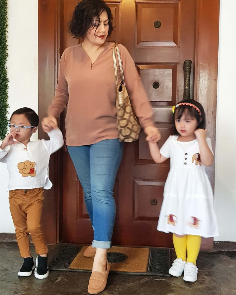Tunggu Bertahun-Tahun, 12 Artis Ini Miliki Anak Setelah Lama Nikah