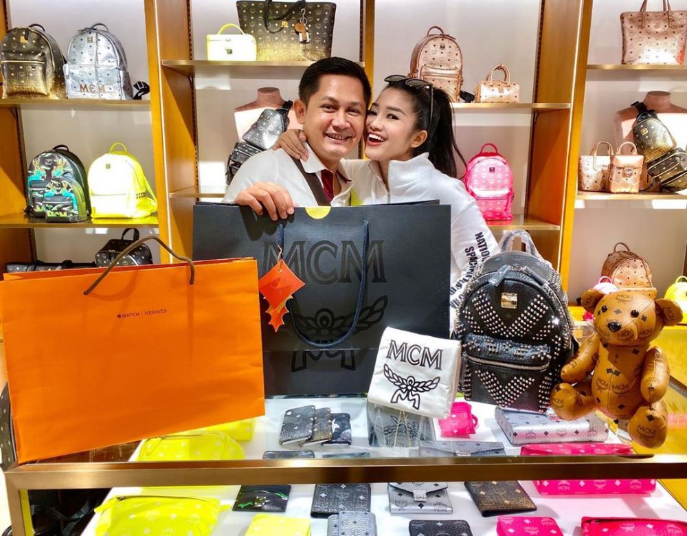 Gak Banyak yang Tahu, 10 Artis Cewek Ini Lulus dengan Nilai Cum Laude!