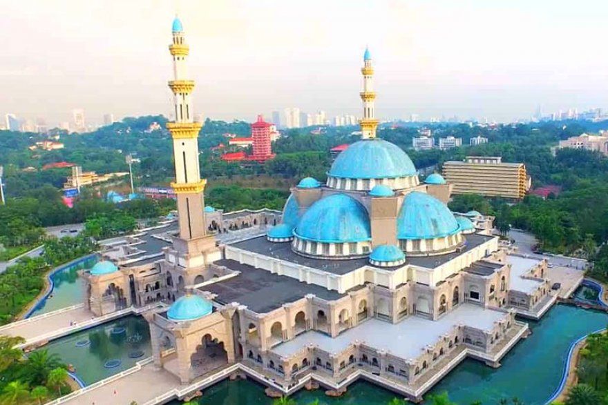 Masjid di Malaysia ini Punya Arsitektur yang Unik - Berita Menarik
