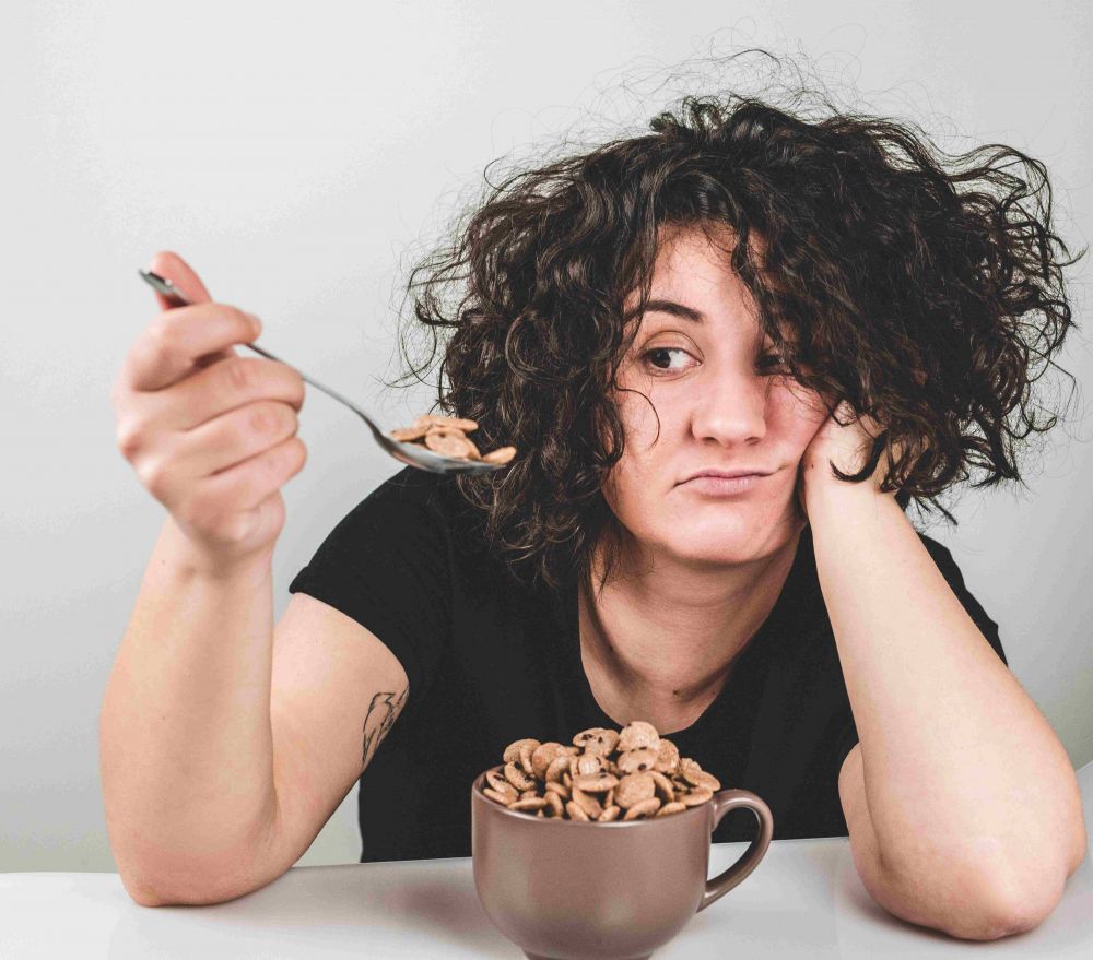 Hati-hati, 6 Kebiasaan Buruk Saat Makan Ini Tidak Baik bagi Kesehatan
