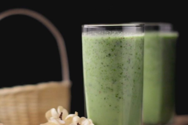 Tubuh Kamu Dehidrasi Saat Puasa? Coba 7 Makanan dan Minuman Ini