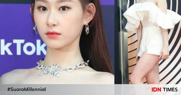 9 potret chaeryeong itzy dengan balutan outfit putih, makin charming!