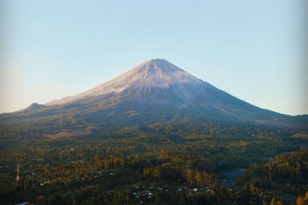 10 Potret Kawasan Gunung Semeru yang Akan Membuatmu Takjub