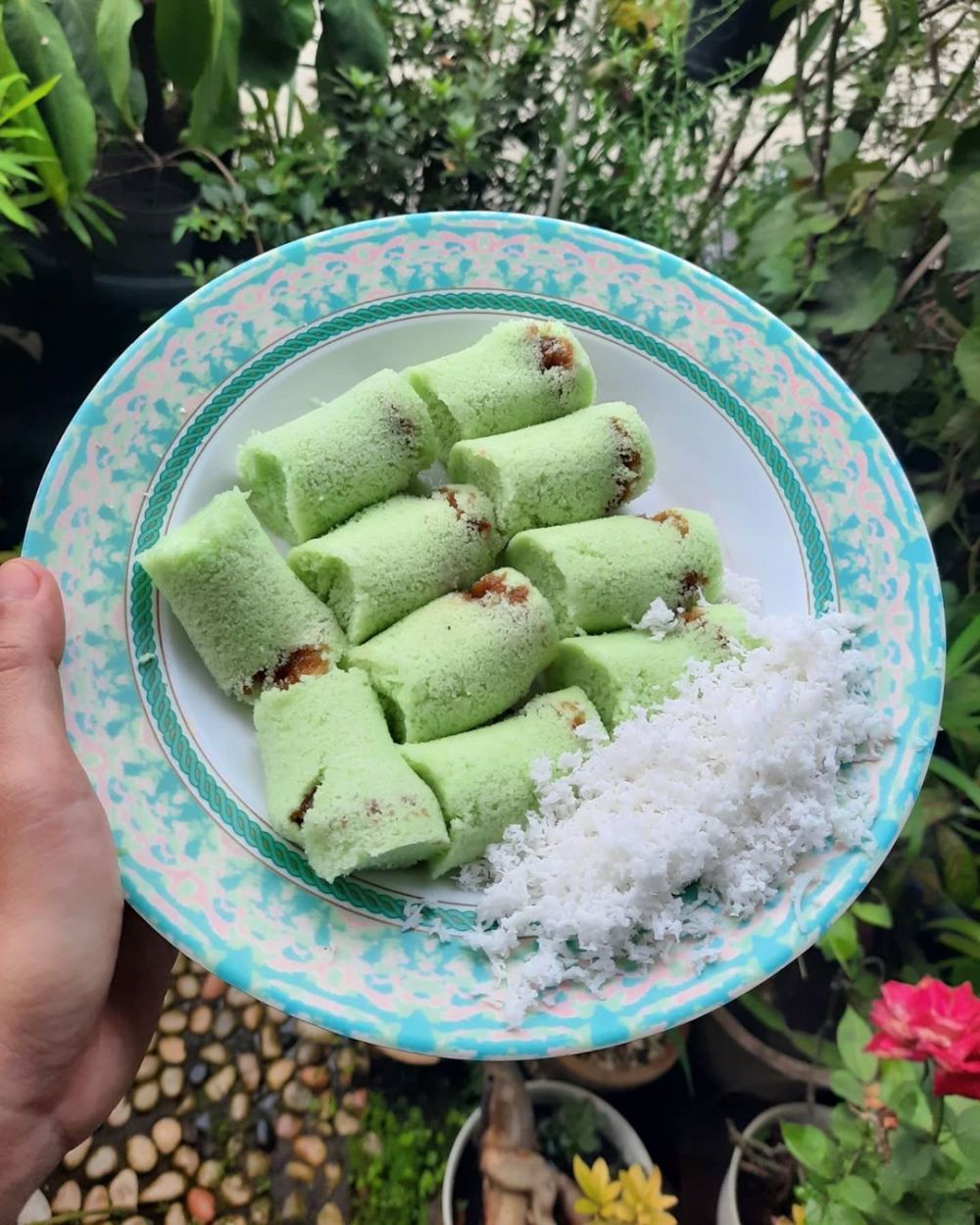 Masuk 50 Kue Terenak di Dunia Versi TasteAtlas, Ini 4 Fakta Kue Putu