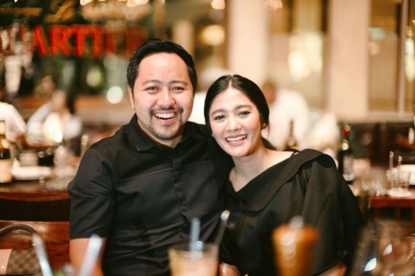 Dikabarkan Segera Nikah, 10 Potret Mesra Naysilla Mirdad dan Pacar