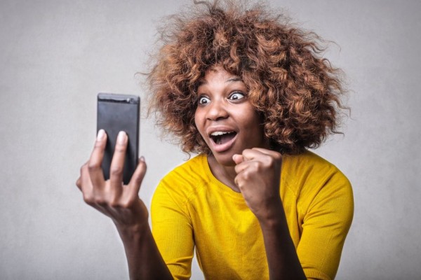 Sering Menatap Layar Gadget, Ini 5 Tip Cegah Bahaya Radiasi Sinar Biru