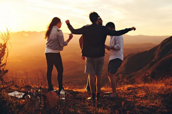 5 Tanda Kamu Seorang Social Butterfly yang Disukai Banyak Orang!