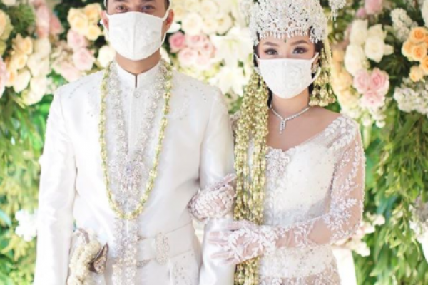 Memukau, 10 Ide Gaya dan Makeup Pernikahan Adat Sunda ala Zaskia Gotik