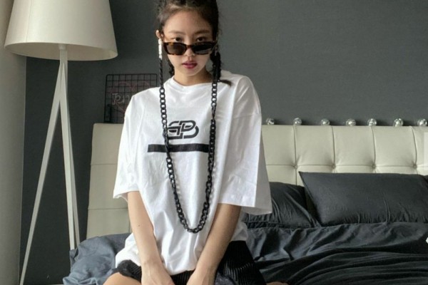 9 Potret Gabut ala Jennie Blackpink Selama Physical Distancing