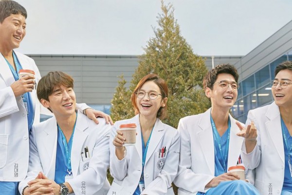 10 Dokter Manis di Drama Korea, Bikin Gak Takut ke Rumah Sakit Nih!