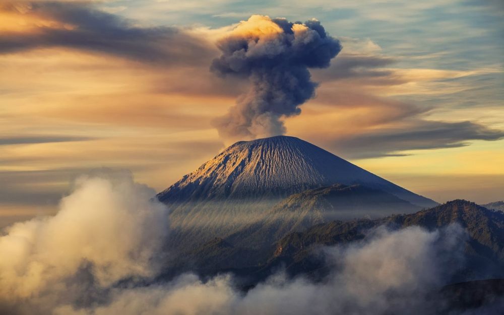 Gunung Semeru Erupsi, PVMBG: Masih Berstatus Waspada