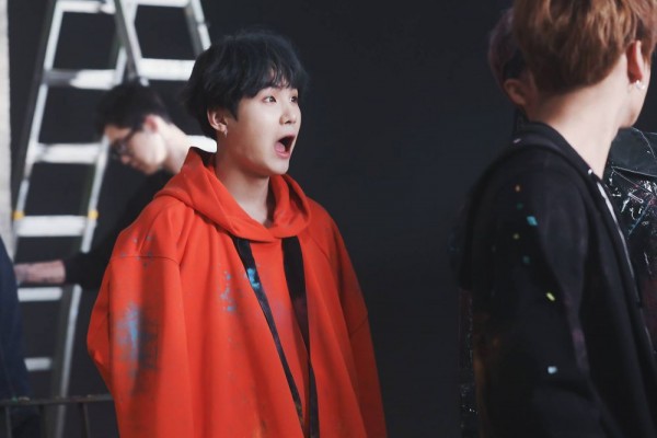9 Potret Menggemaskan ala Suga BTS, Moodbooster Banget