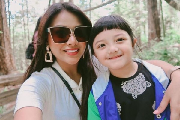 9 Potret Kompak Kedekatan Aurel Hermansyah dan Arsy, Sister Goals!