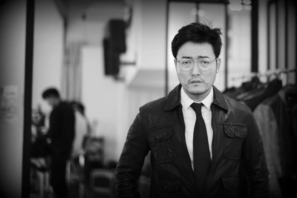 Lee jun hyeok actor born 1972. Lee Jun-hyeok. Ким сон Джэ. Lee Jun-hyeok (actor, born 1972) фильмография.