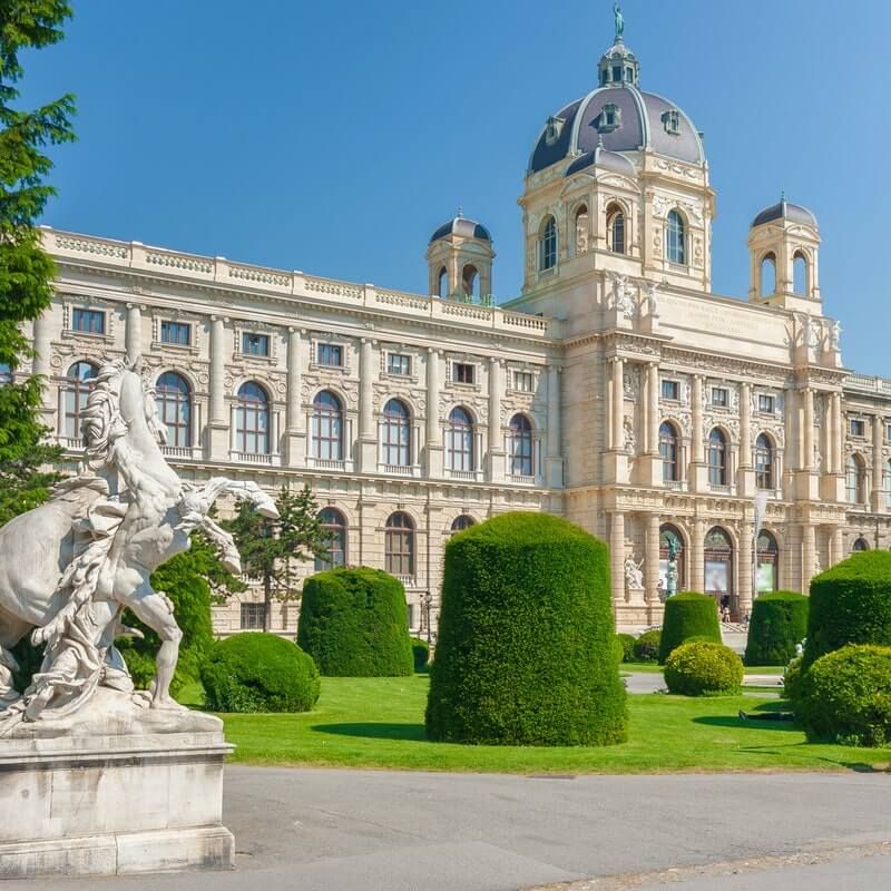5 Destinasi Wisata Paling Kece di Vienna, Bikin Mata Jadi Fresh!
