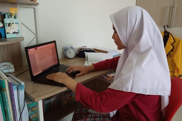 Curhat Siswa di Pelosok Banten, Terpaksa Kerja Beli Kuota Internet