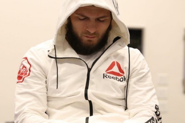 Khabib Nurmagomedov Dituntut Mundur Jadi Juara UFC