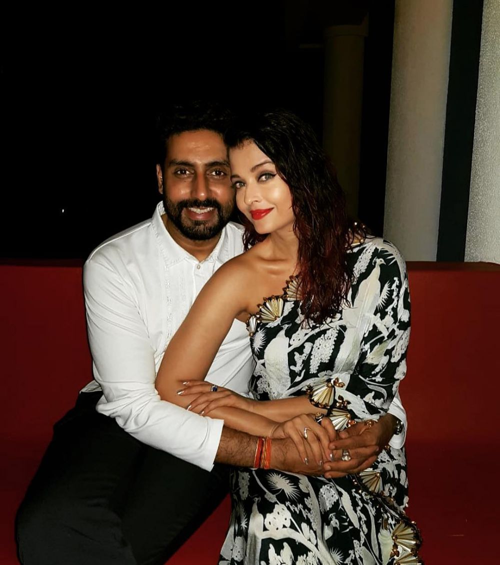 Super Couple! 10 Potret Mesra Aishwarya Rai dan Abhishek Bachchan