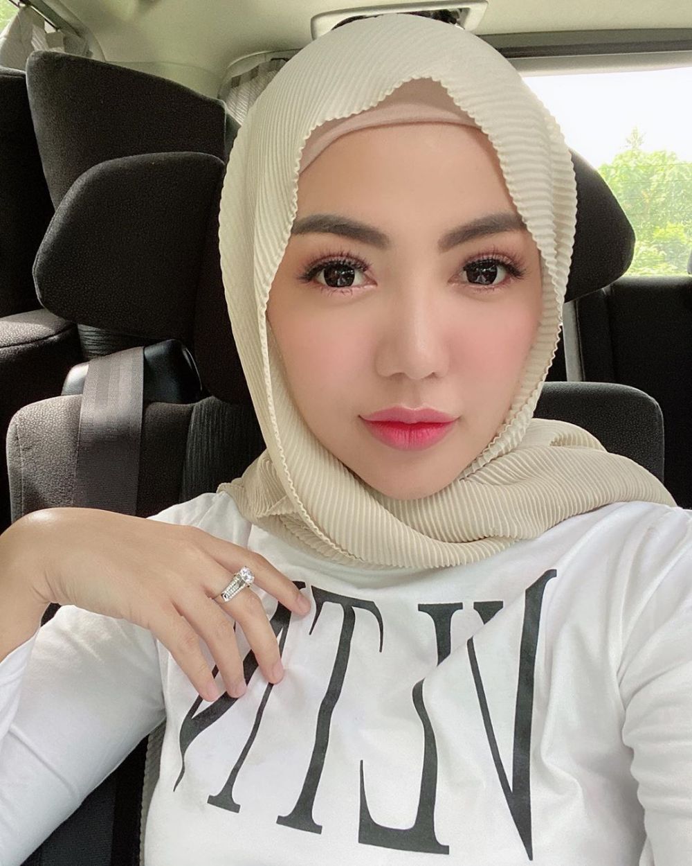 Gara-gara Dicap Ratu Settingan, 11 Artis Ini Pernah Dihujat Netizen