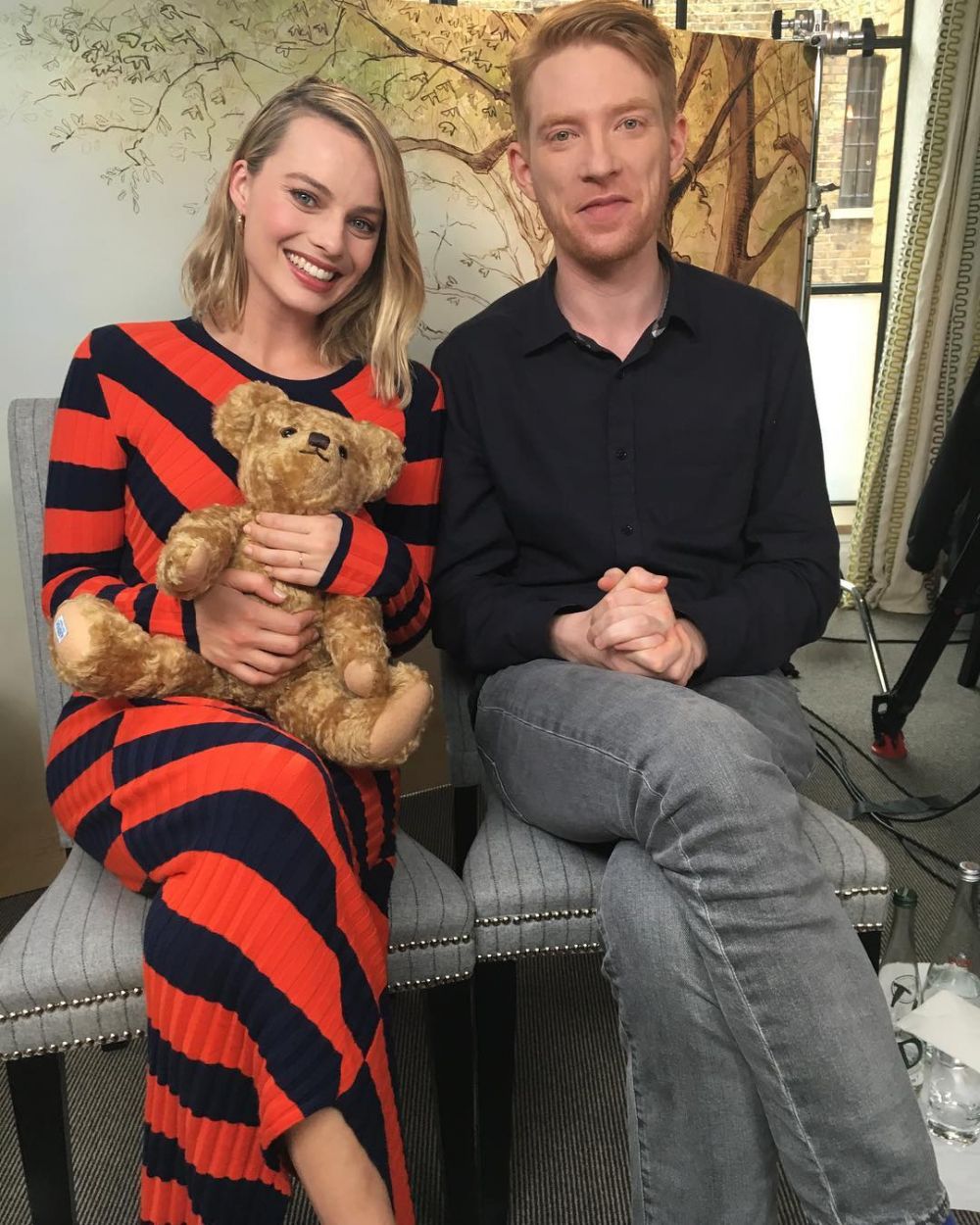 Margot dan Domhnall dalam wawancara