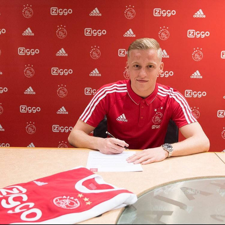 10 Fakta Istimewa Donny van de Beek yang Selangkah Lagi Jadi Pemain MU
