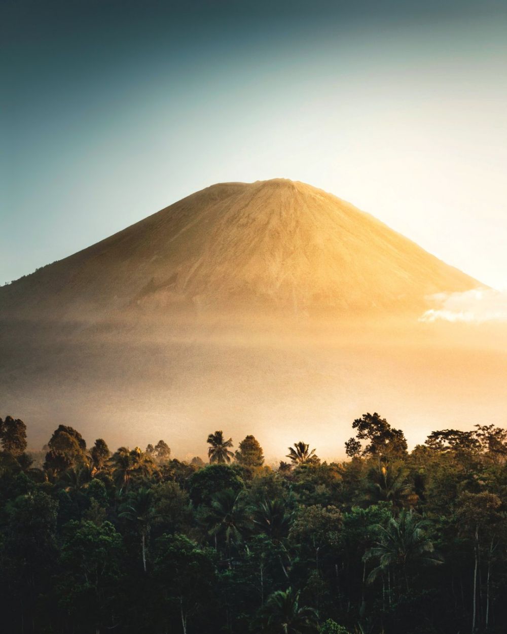 Abu Vulkanik Gunung Semeru Sampai di Jember